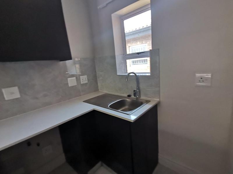 To Let 3 Bedroom Property for Rent in Peerless Park North Western Cape